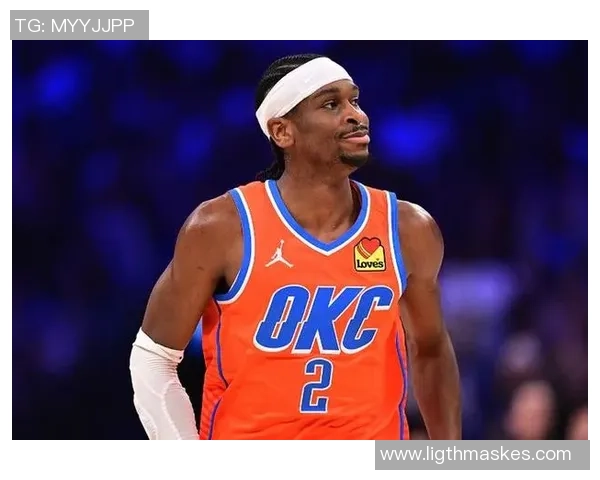 亚历山大精准助攻威廉姆斯三分球如虹直射篮筐 亚历山大精准助攻威廉姆斯三分球如虹直射篮筐